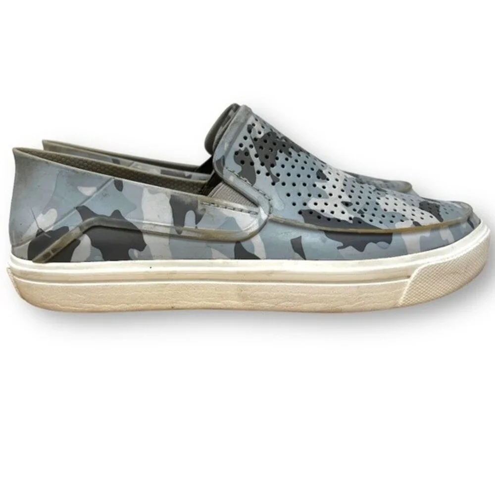 Crocs Gray Camo CitiLane Roka 2 Slip-On Sneaker Men's Sz. 7 Women's Sz. 9